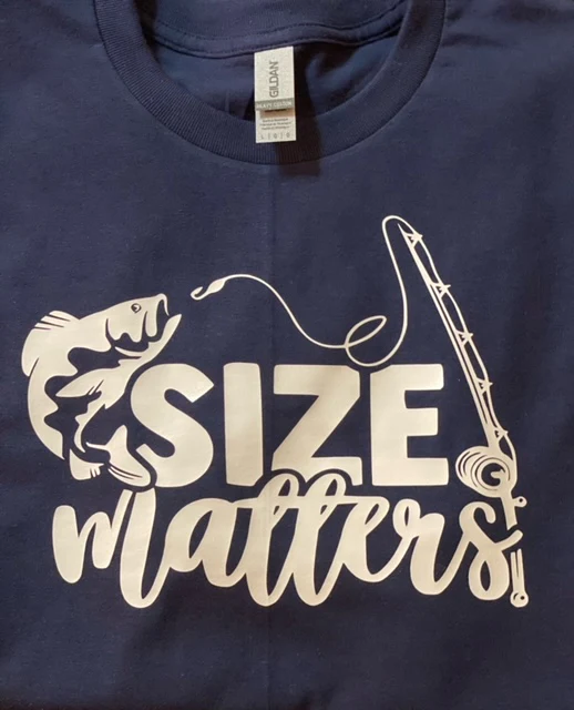 A t-shirt with the words " size matters ".